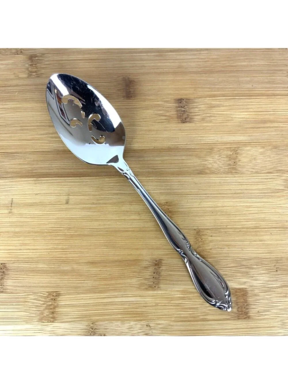 Oneida Strathmore Set Of 3 Pierced Serving Spoons Deluxe Stainless Vintage 1990s